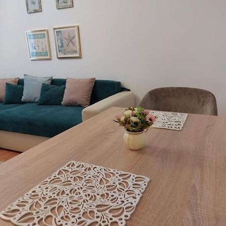 Garsoniera Centrala Renovata บูคาเรสต์ ภายนอก รูปภาพ