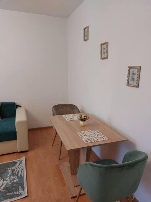 Garsoniera Centrala Renovata บูคาเรสต์ ภายนอก รูปภาพ