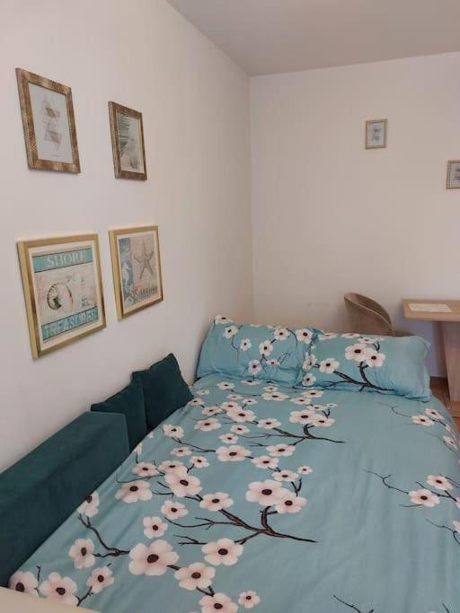 Garsoniera Centrala Renovata บูคาเรสต์ ภายนอก รูปภาพ